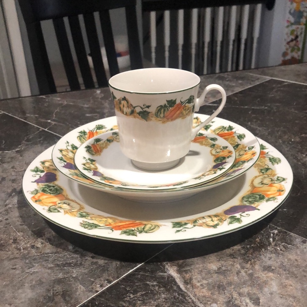 SOLD! 2 Autumn place settings. American Atelier Autumn dinnerware.